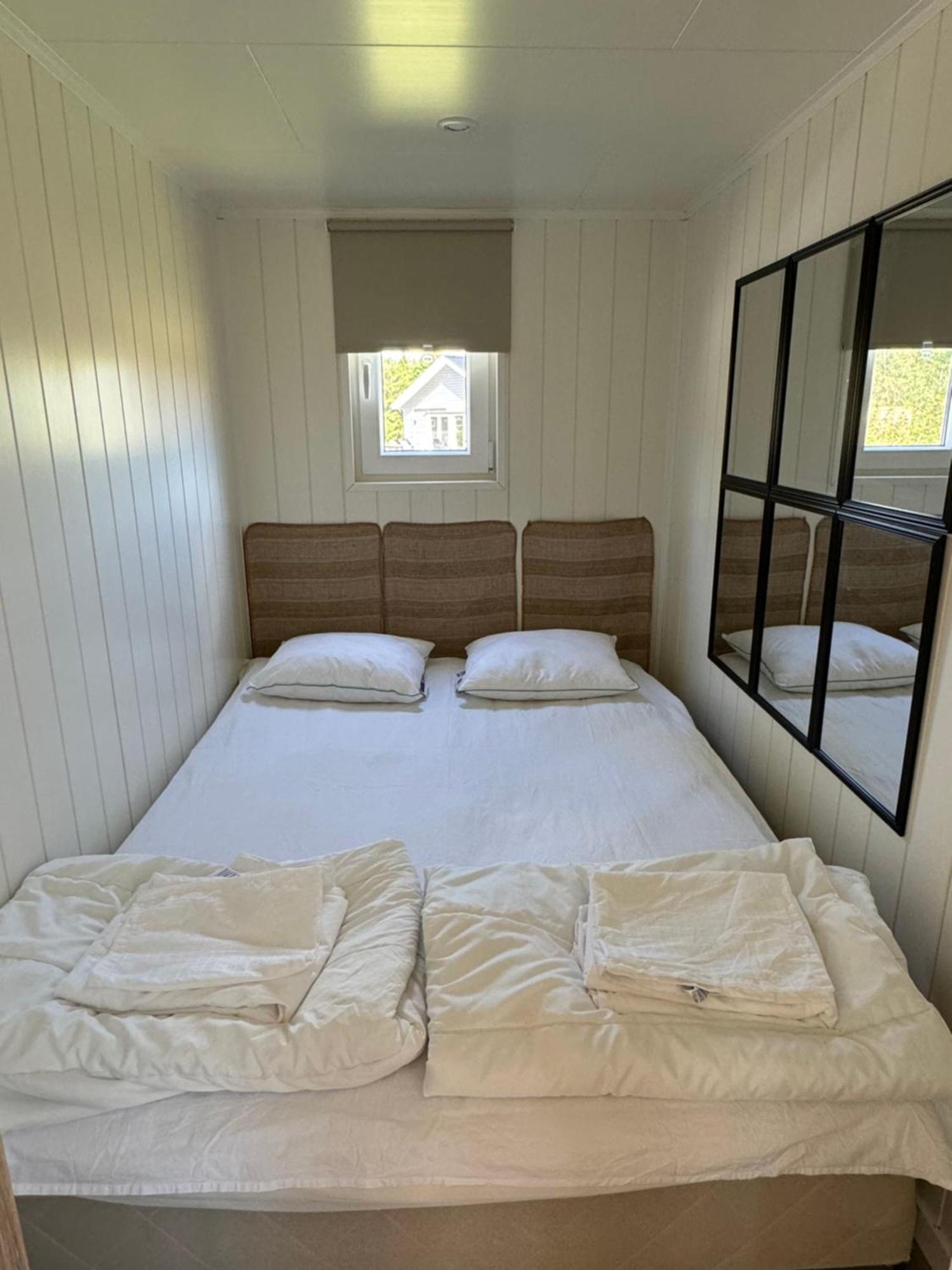 Cabin In The Forest With Spa Bath Västra Torup エクステリア 写真